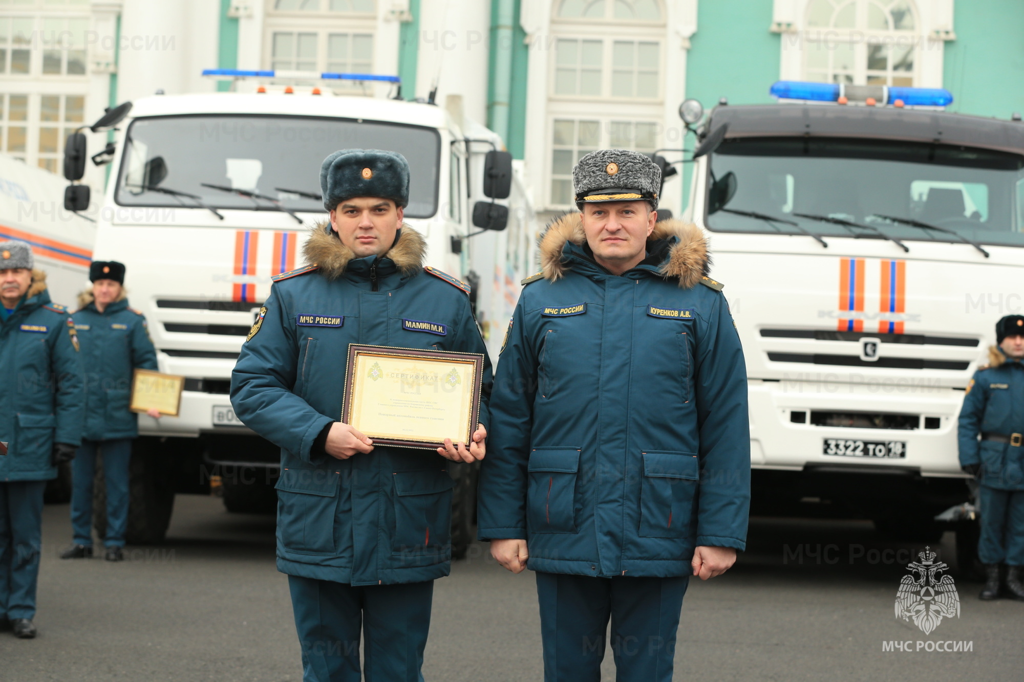 Александр Куренков: более 30 единиц новой техники и оборудования получил  пожарно-спасательный гарнизон Санкт-Петербурга - Новости - МЧС России