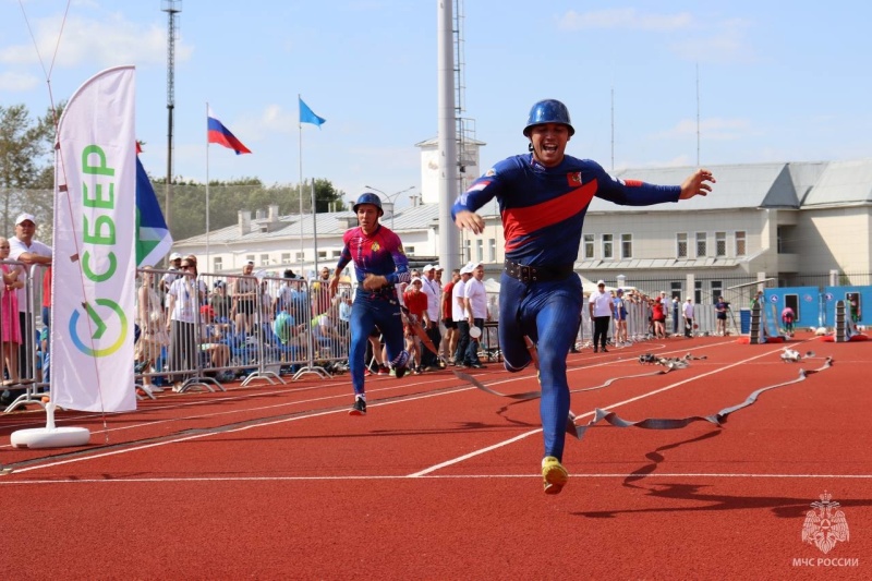 Огнеборцы МЧС России из Ханты-Мансийска стали чемпионами страны по пожарно-спасательному спорту