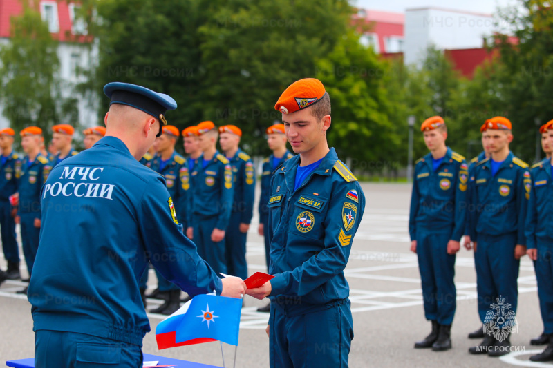 Новобранцы готовятся стать первокурсниками учебных заведений МЧС России