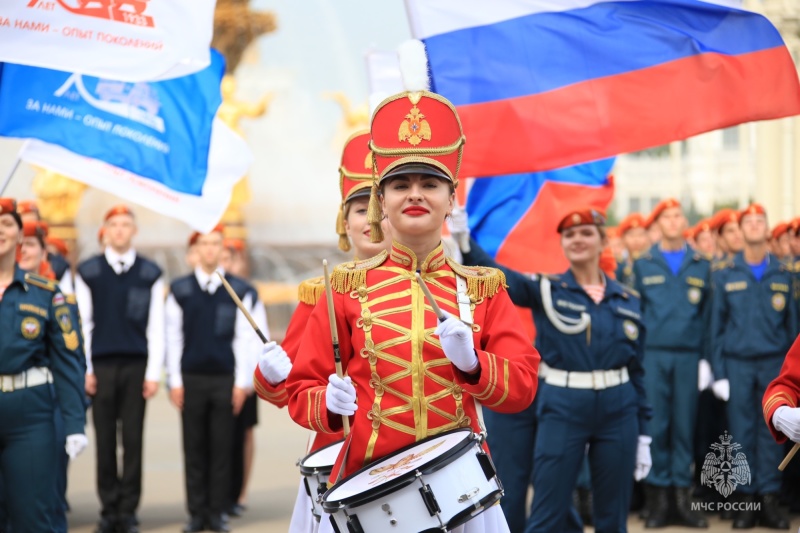 В Москве курсанты и студенты Академии ГПС МЧС России приняли Присягу и дали торжественную Клятву