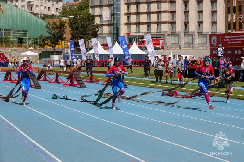 Женская сборная МЧС России стала чемпионом мира по пожарно-спасательному спорту