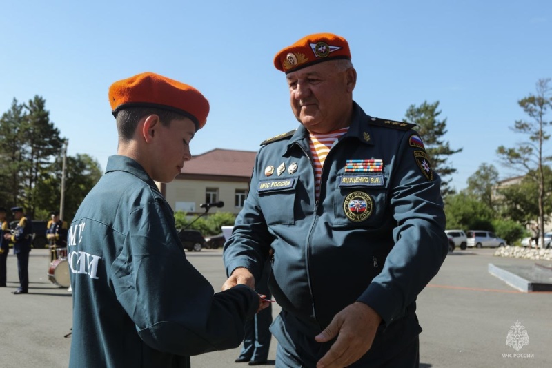 В Приморском крае состоялась торжественная церемония посвящения школьников в кадеты