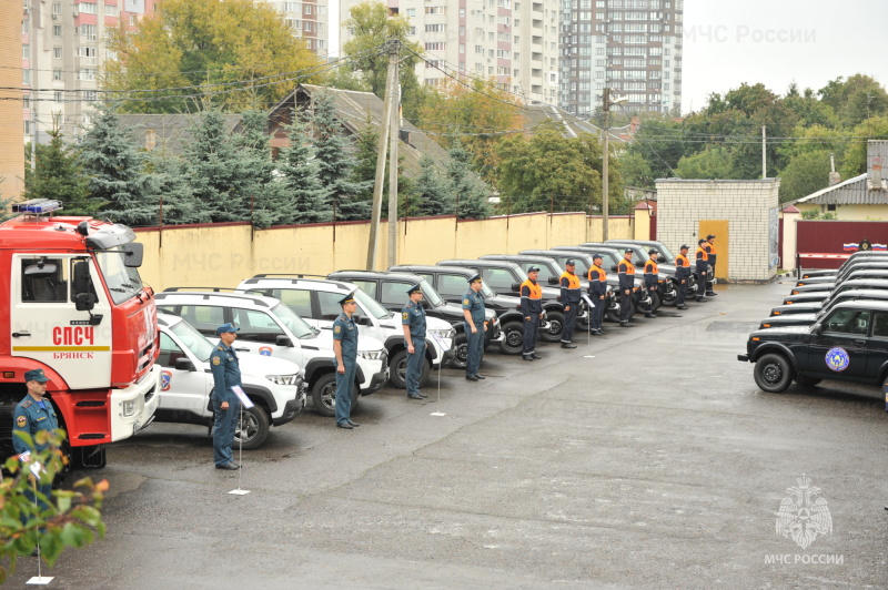 Автопарк Брянского пожарно-спасательного гарнизона пополнился новой техникой