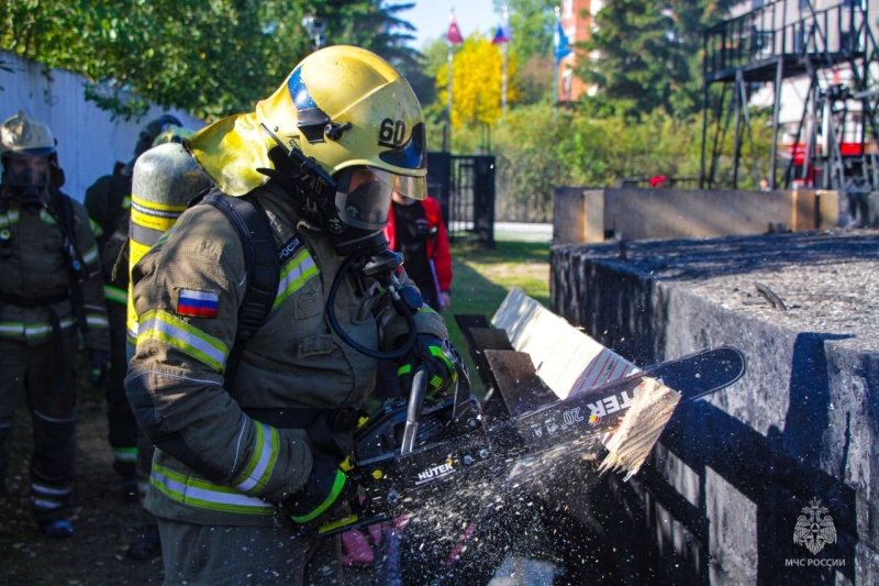 В Санкт-Петербурге выбрали лучших газодымозащитников