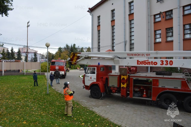 В Архангельском театре драмы имени М.В. Ломоносова прошло масштабное пожарно-тактическое учение