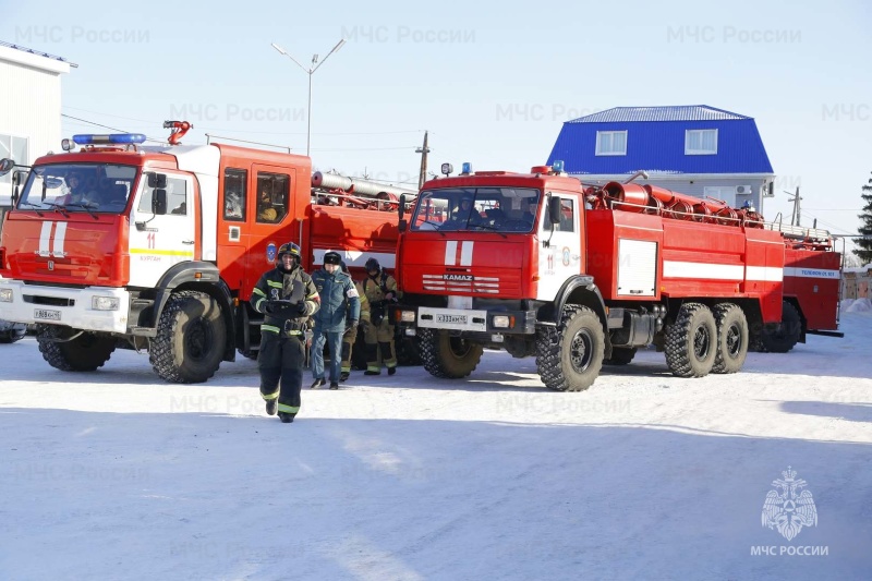 Курганские огнеборцы провели учения на предприятии по производству нефтегазового оборудования