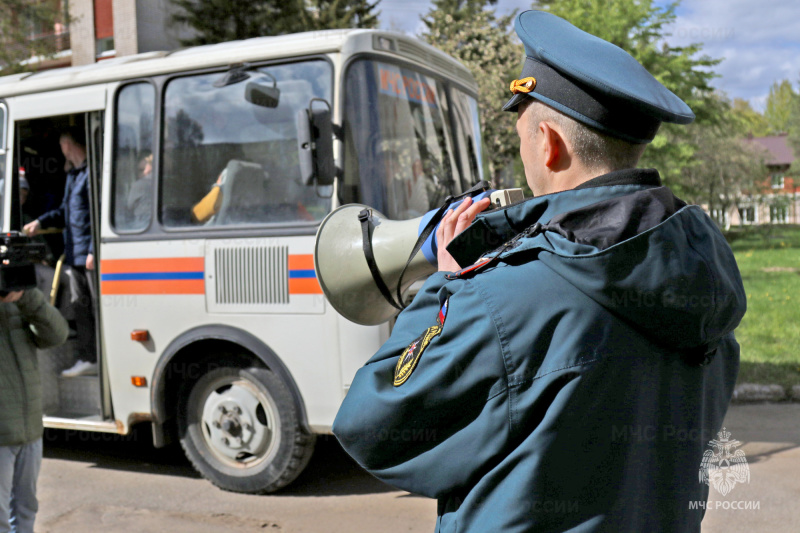 Силы и средства МЧС России приняли участие в учениях по тушению лесных пожаров