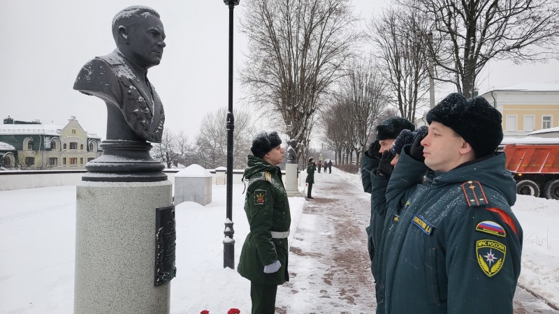 В честь Дня Героев Отечества МЧС России проводит торжественные мероприятия