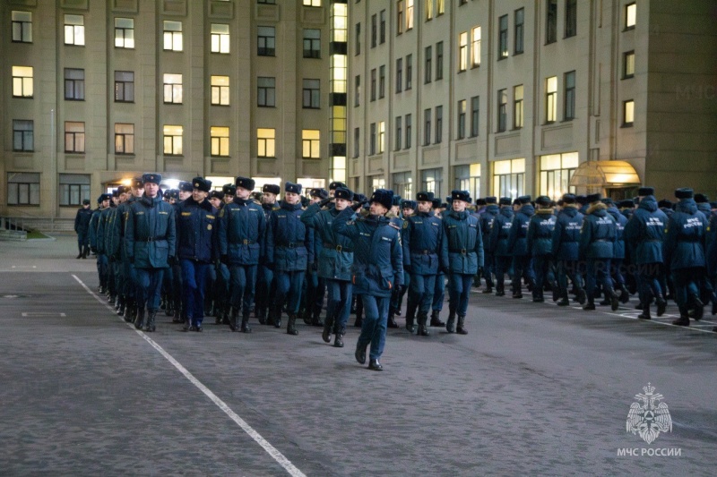 В День Конституции Российской Федерации в МЧС России состоялись торжественные мероприятия